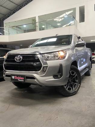 TOYOTA HILUX 2.8 D-4D TURBO DIESEL CD SRV 4X4 AUTOMÁTICO TOYOTA HILUX 2.8 D-4D TURBO DIESEL CD SRV 4X4 AUTOMÁTICO